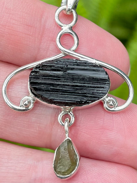 Black tourmaline moldavite deals
