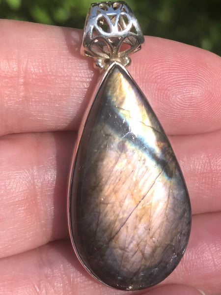 Labradorite Pendant - Morganna’s Treasures 