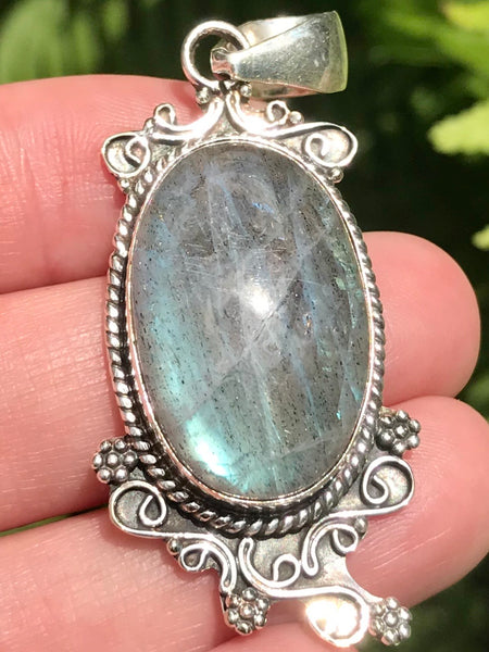 Labradorite Pendant - Morganna’s Treasures 