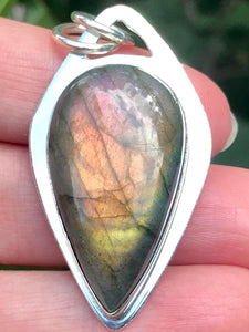 Labradorite Pendant - Morganna’s Treasures 