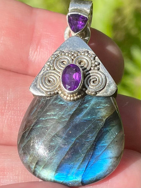 Labradorite and Amethyst Pendant - Morganna’s Treasures 