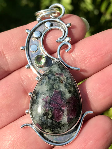 Russian Eudialyte and Peridot Pendant - Morganna’s Treasures 