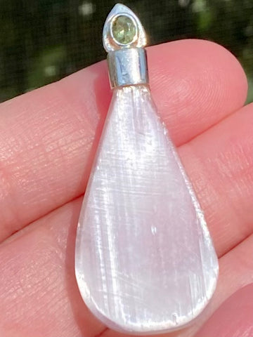 Moldavite and Selenite Pendant - Morganna’s Treasures 